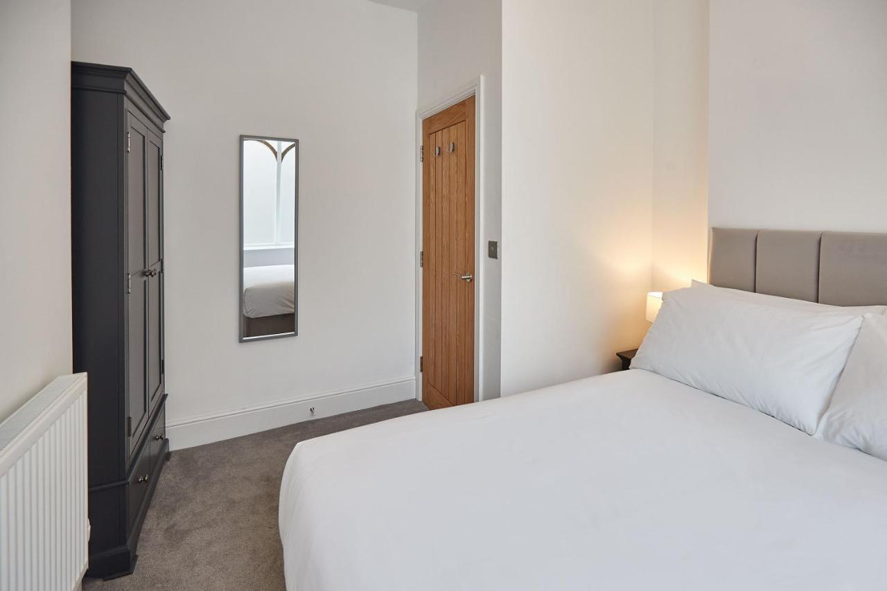 Host & - High Street * Caernarfon